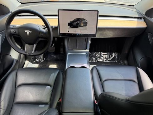 Used 2022 Tesla Model Y Long Range AWD/4WD image 36