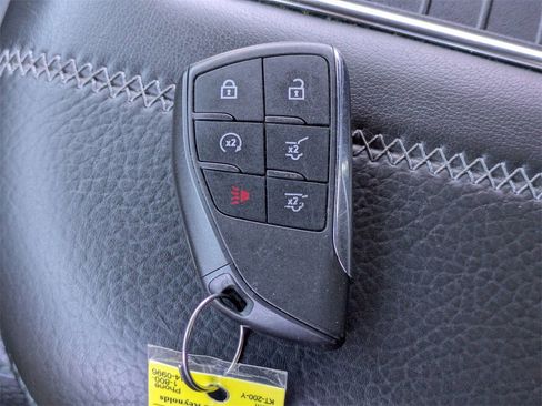 Used 2023 GMC Yukon Denali image 32