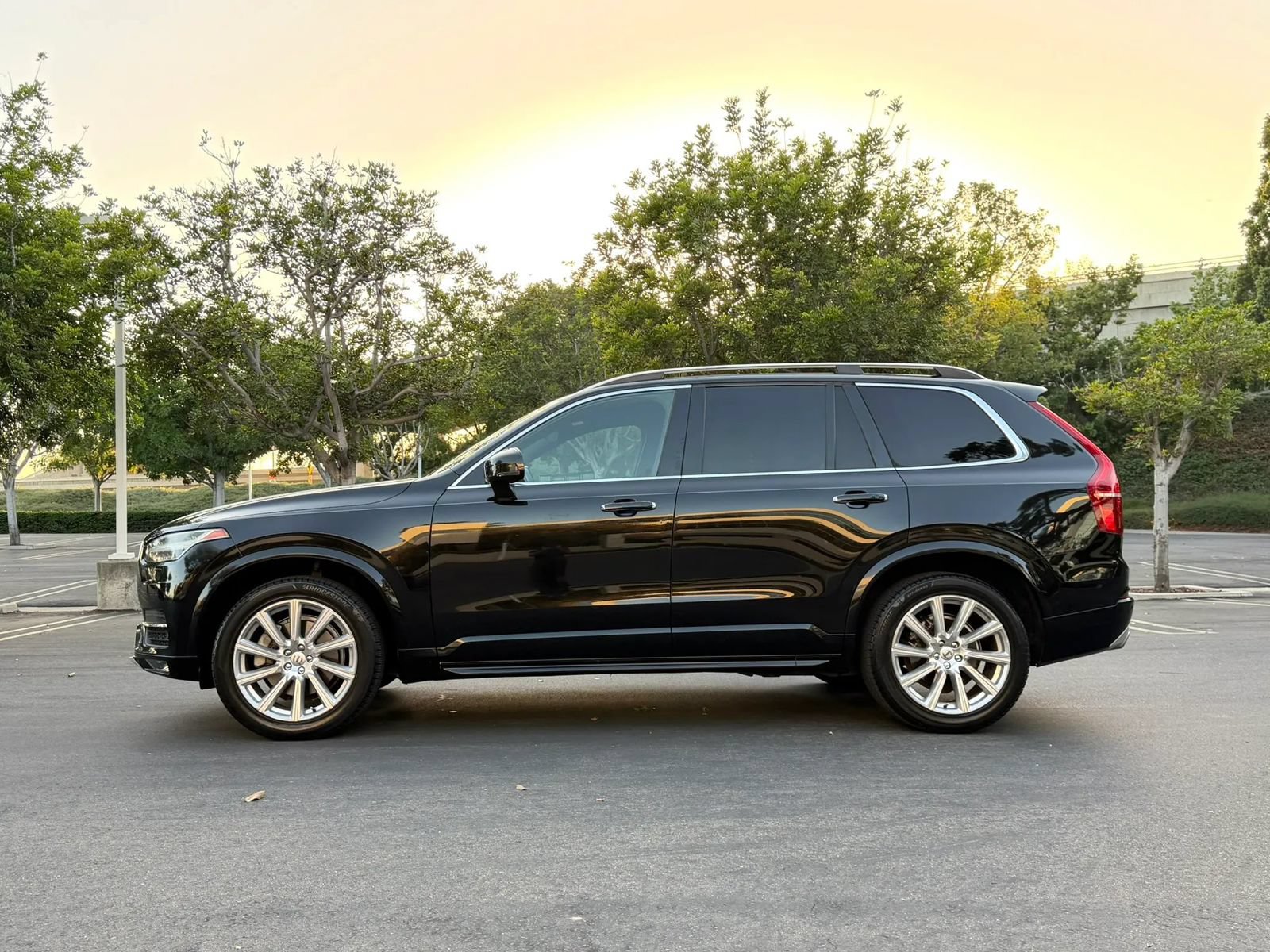 Used 2016 Volvo XC90 T6 Momentum AWD/4WD image 6