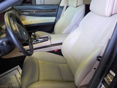 Used 2012 BMW ALPINA B7 ALPINA B7 LWB image 21