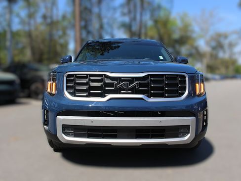 Certified 2024 Kia Telluride SX Prestige w/ Towing Package image 14