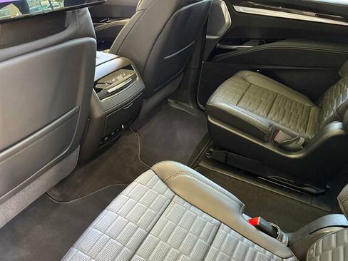 New 2026 Cadillac Escalade ESV Platinum Sport AWD/4WD image 12