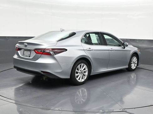 Used 2024 Toyota Camry LE image 5