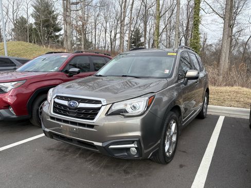 Used 2017 Subaru Forester 2.5i Touring image 3