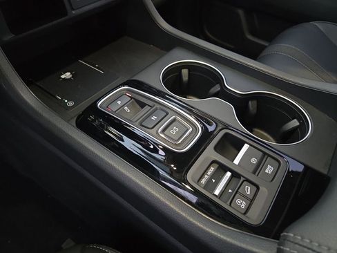 Used 2025 Honda Pilot EX-L image 23