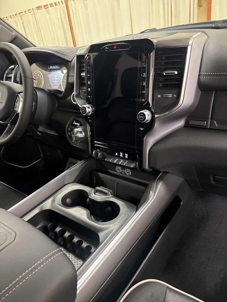 New 2026 RAM 1500 Laramie w/ Sport Appearance Package AWD/4WD image 27