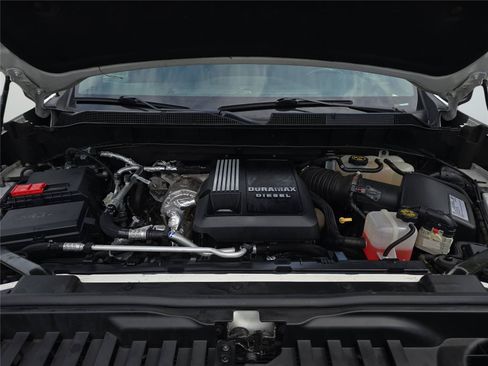 Used 2020 Chevrolet Silverado 1500 RST AWD/4WD image 30