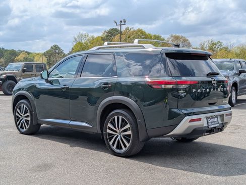 Used 2024 Nissan Pathfinder Platinum w/ Cargo Package image 7