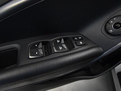 Used 2017 Hyundai Santa Fe SE FWD image 5