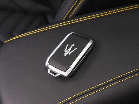 Used 2025 Maserati Grecale GT AWD/4WD image 20