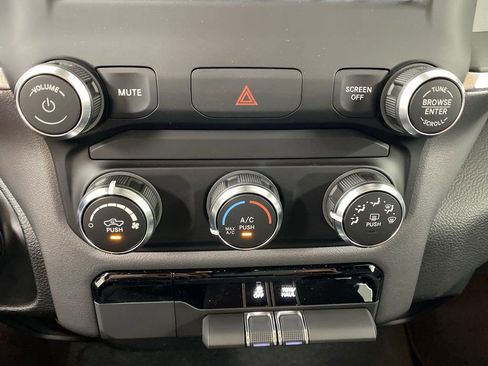Used 2021 RAM 1500 Big Horn AWD/4WD image 19