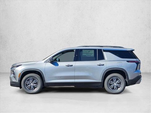 New 2026 Chevrolet Traverse LT w/ Driver Confidence Package AWD/4WD image 5