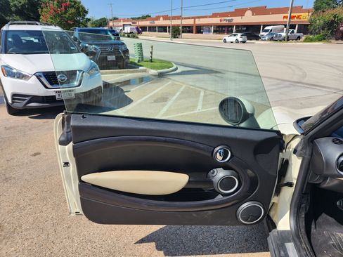 Used 2014 MINI Cooper S FWD image 9