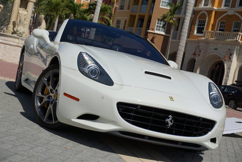 Used 2014 Ferrari California RWD image 62