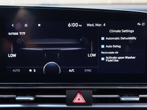 Used 2023 Hyundai Elantra Limited image 40