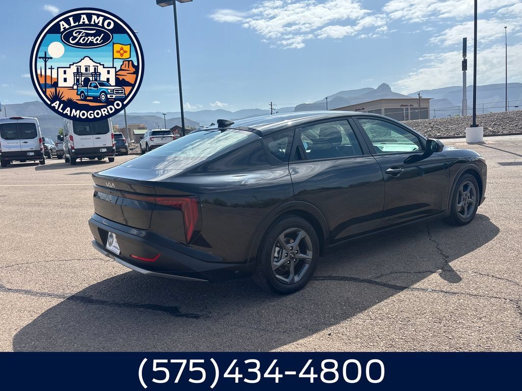 Used 2025 Kia K4 FWD image 5