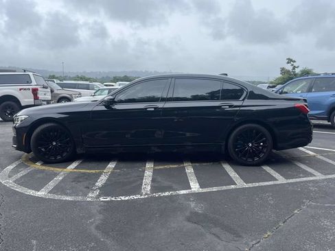 Used 2021 BMW 740i w/ Premium Package RWD image 7