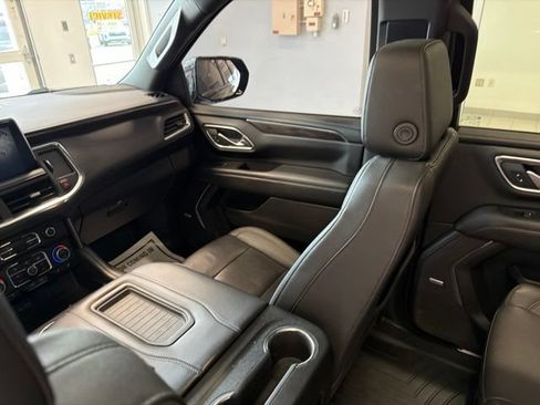 Used 2023 Chevrolet Suburban Z71 AWD/4WD image 34