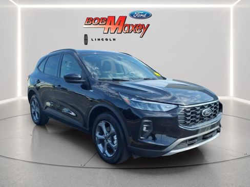 Used 2025 Ford Escape ST-Line Select AWD/4WD image 3