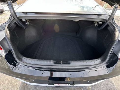 Used 2024 Hyundai Elantra Limited FWD image 18