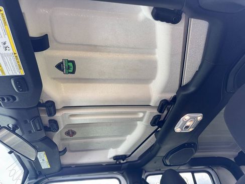 Used 2021 Jeep Gladiator Sport AWD/4WD image 32
