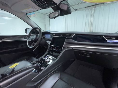 Used 2023 Jeep Grand Cherokee 4WD 4xe image 4