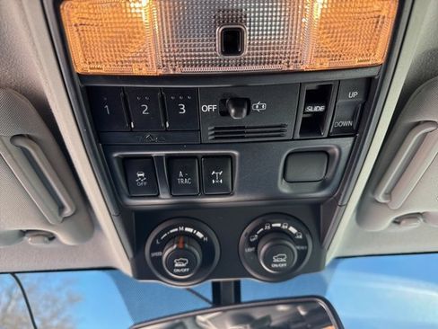 Used 2019 Toyota 4Runner TRD Off-Road Premium image 36