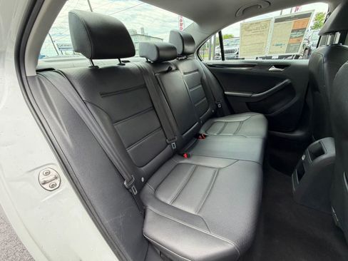 Used 2017 Volkswagen Jetta SEL FWD image 42