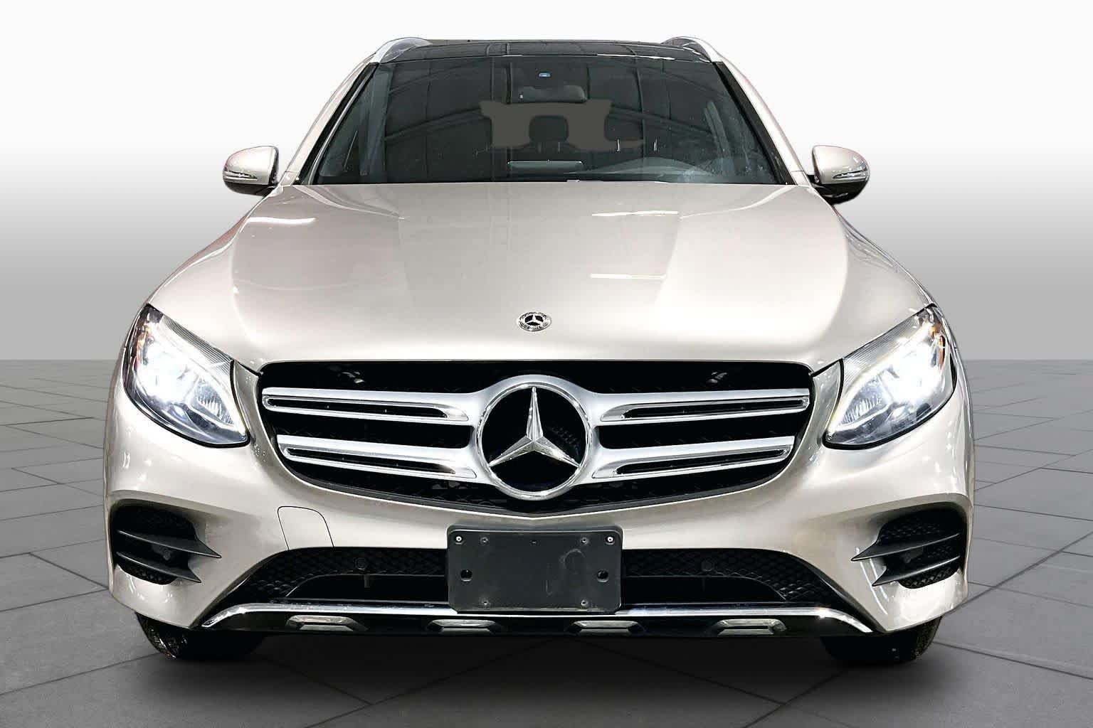 Used 2019 Mercedes-Benz GLC 300 4MATIC image 4