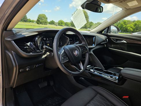 Used 2022 Buick Envision Avenir w/ Safety Package FWD image 12