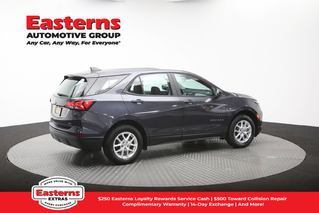 Used 2022 Chevrolet Equinox LS AWD/4WD image 44