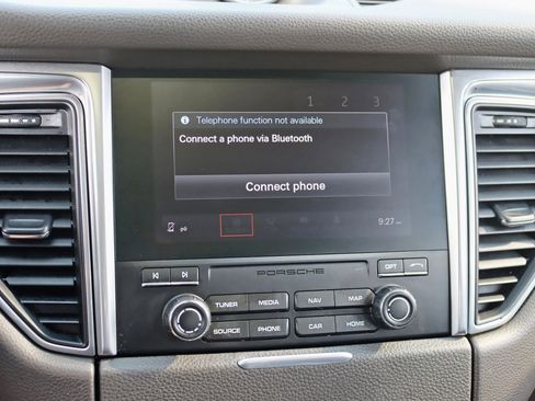 Used 2018 Porsche Macan Sport Edition image 22