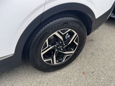 Used 2025 Kia Sportage LX image 29