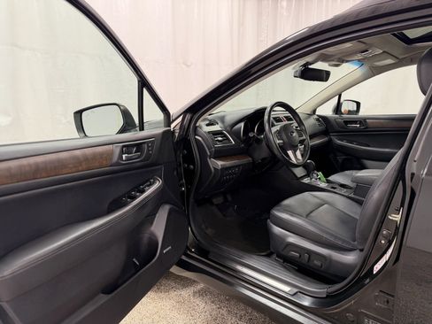 Used 2017 Subaru Outback 2.5i Limited AWD/4WD image 10