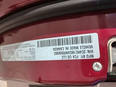 Used 2021 Chrysler Pacifica Touring-L w/ Premium & Safety Sphere Group image 15