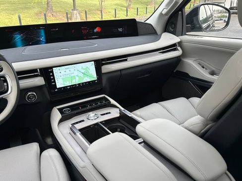 New 2025 Lincoln Navigator L Reserve image 31