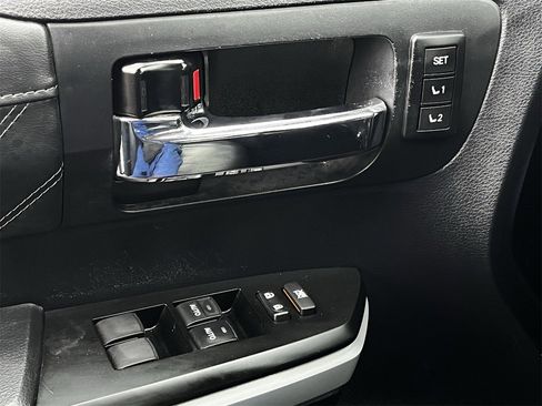 Used 2020 Toyota Tundra Platinum image 21