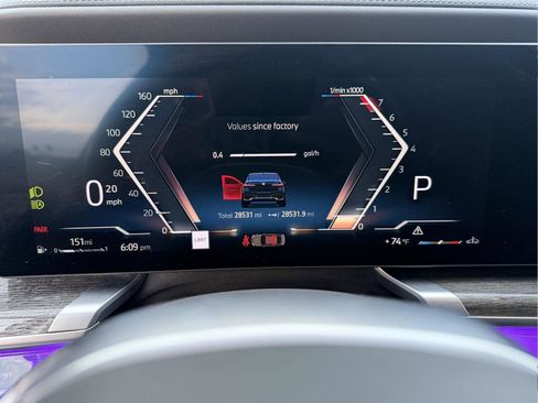 Used 2025 BMW 740i xDrive AWD/4WD image 12