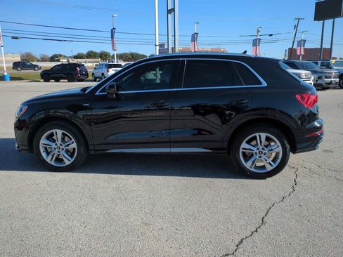 Used 2022 Audi Q3 2.0T Premium w/ Convenience Package image 5