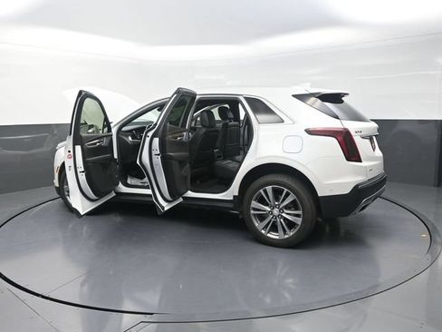 Used 2020 Cadillac XT5 Premium Luxury w/ Platinum Package AWD/4WD image 43