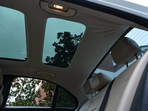 Used 2016 Mercedes-Benz C 300 4MATIC Sedan image 19