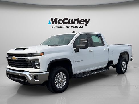 Used 2025 Chevrolet Silverado 3500 LT w/ Safety Package AWD/4WD image 1