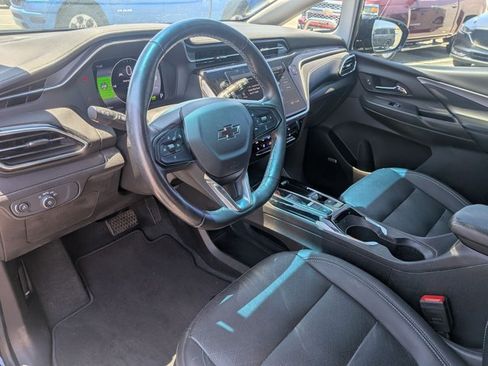 Used 2022 Chevrolet Bolt LT w/ Infotainment Package FWD image 9