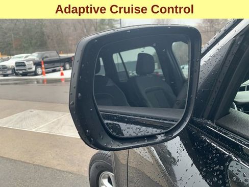 Used 2024 Jeep Grand Cherokee Laredo image 8