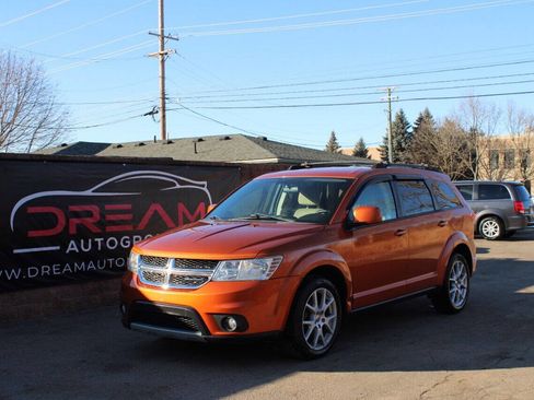 Used 2011 Dodge Journey Mainstreet w/ Flexible Seating Group image 1