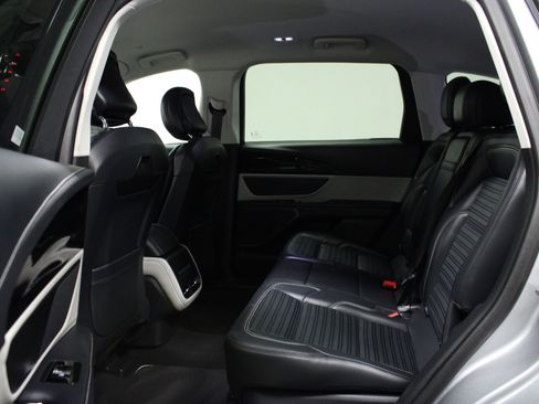 Used 2024 Lincoln Nautilus Reserve image 13