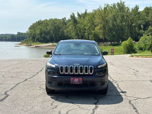 Used 2016 Jeep Cherokee Sport AWD/4WD image 2