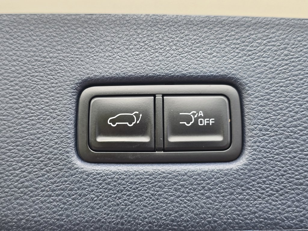 Certified 2025 Kia Carnival EX FWD image 15