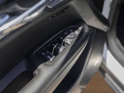 Used 2021 Cadillac XT6 Premium Luxury FWD image 22