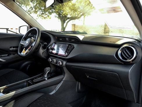 Used 2024 Nissan Kicks SV image 23